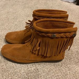 Minnetonka high top back zip boots